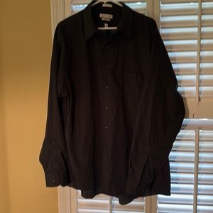 Van Heusen size 18 -36/37 black button up shirt